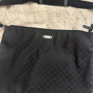 Gucci Black GG Canvas Messenger Laptop Bag – Authentic – Like New